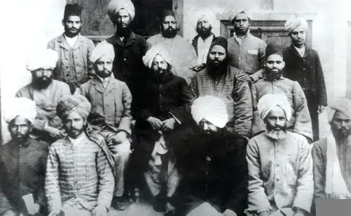 MGA with companions | Mirza Ghulam Ahmad | Lahore Ahmadiyya Movement | Lahore Ahmadiyya | Lahore Ahmadiyya Society | LA-Society | AAIIL Official Website